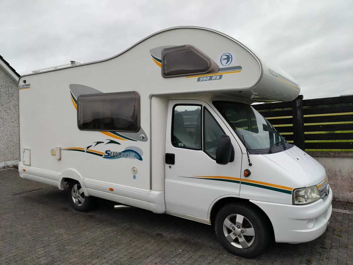 R/H/D SWIFT 590 5 Berth luxury Motorhome LOW MILES - Image 1