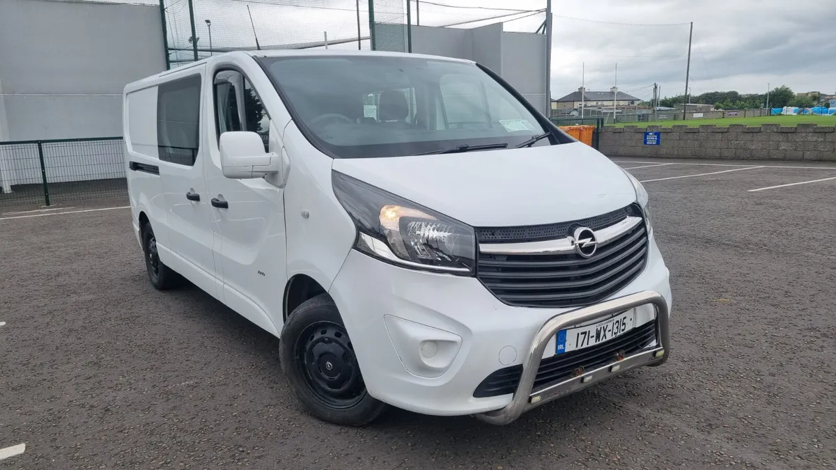171 Opel Vivaro Crew Cab 6 Seats - Image 1