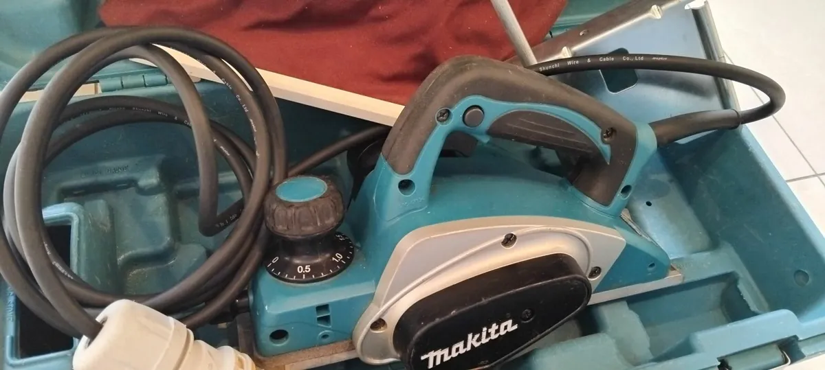 Makita KP0800 Wood Planer 110v - Image 2