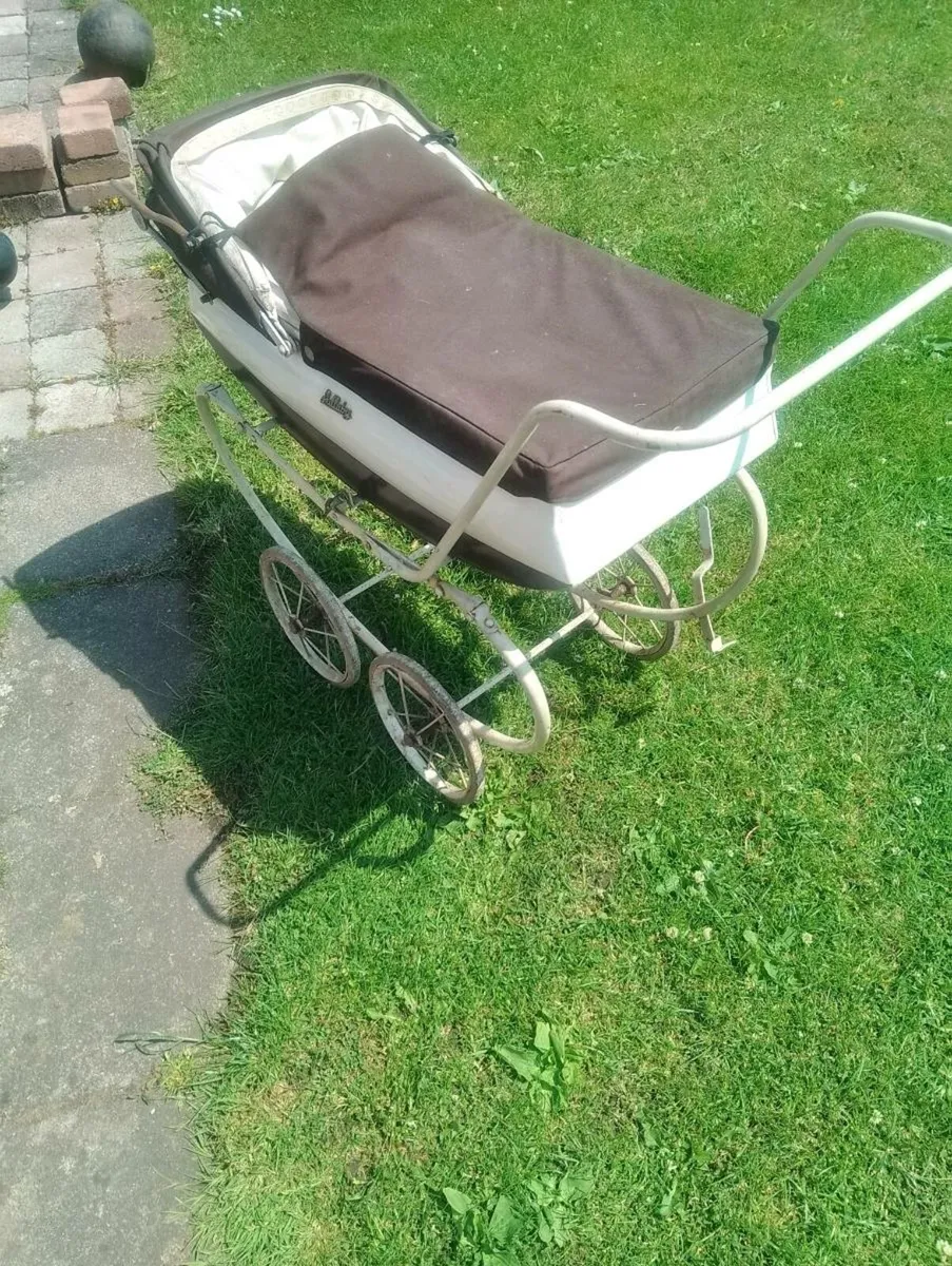 Lullaby antique toy pram - Image 3
