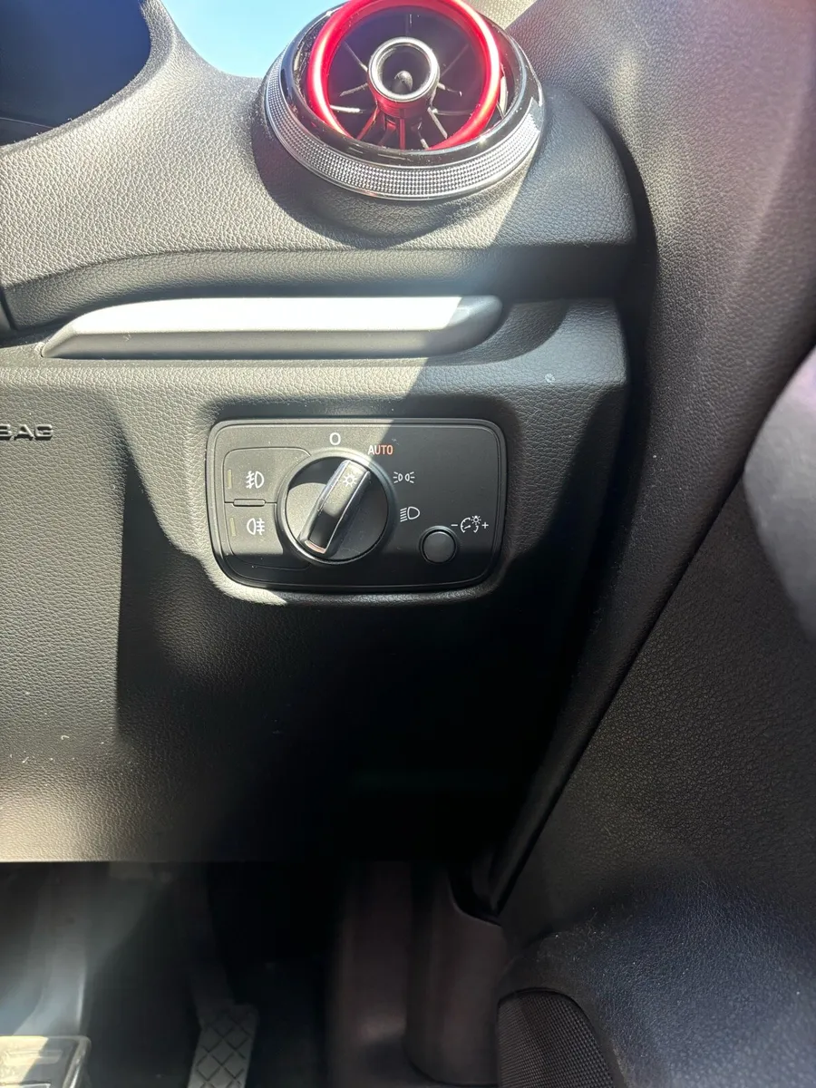 Audi A3 (Apply CarPlay, S3 Alloys, Keyless Entry) - Image 4
