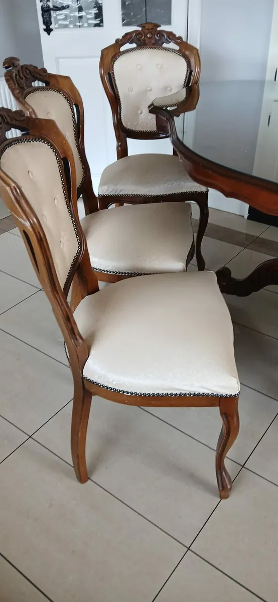 Dining table and chairs - Image 3