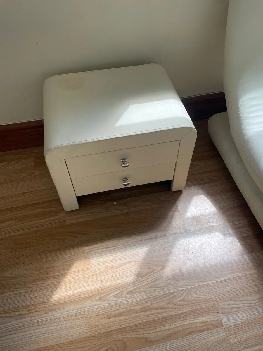 Bed - Image 2