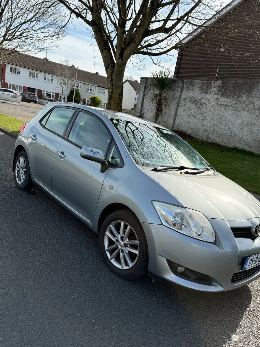 Toyota auris 2009 model - Image 1