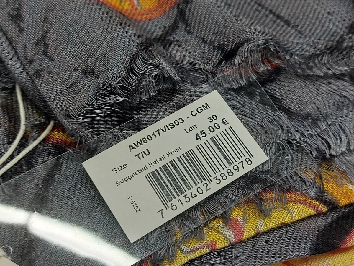 Online Auction Of Scarves & More! - Image 4