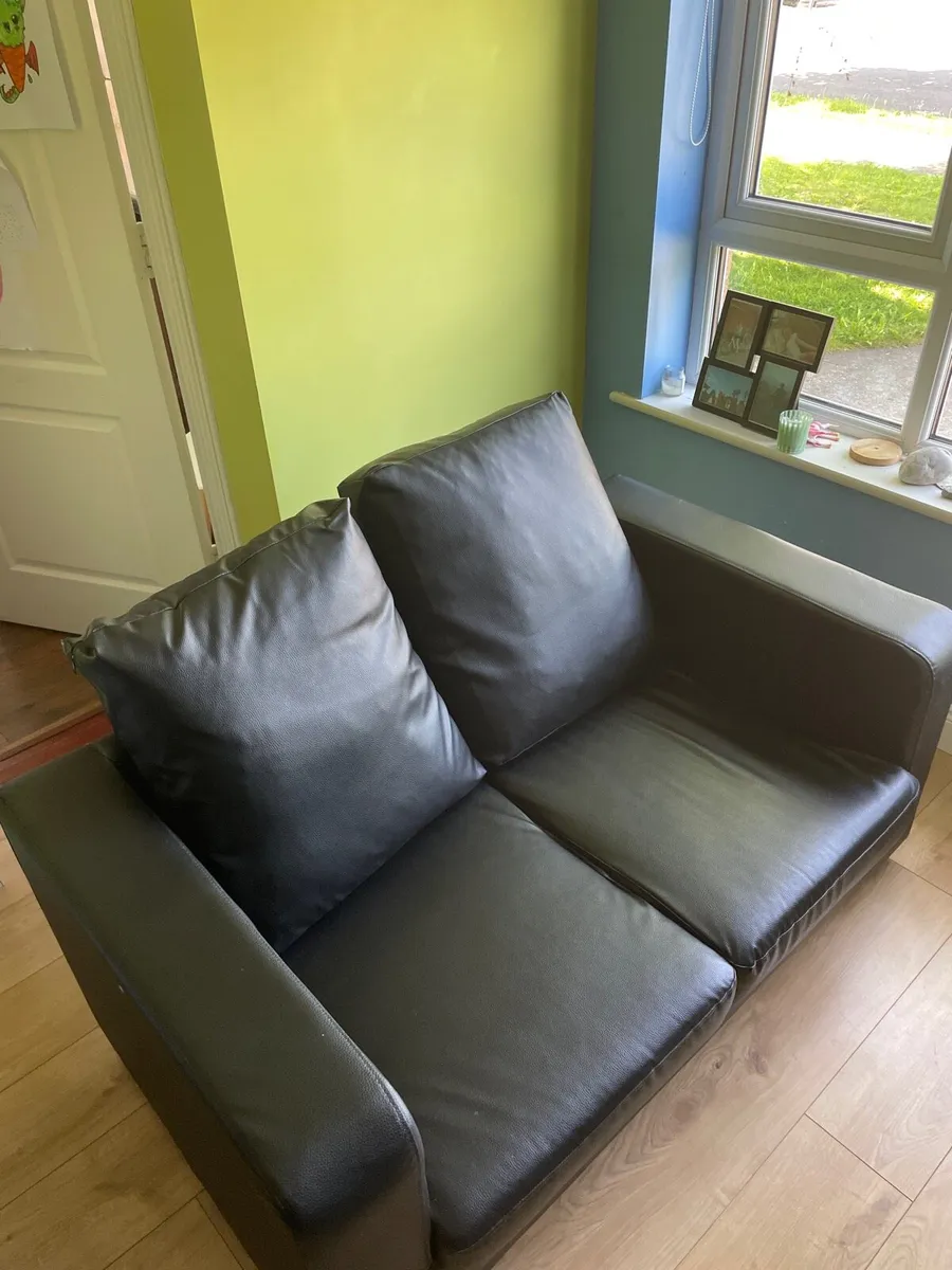Black leather couch - Image 1