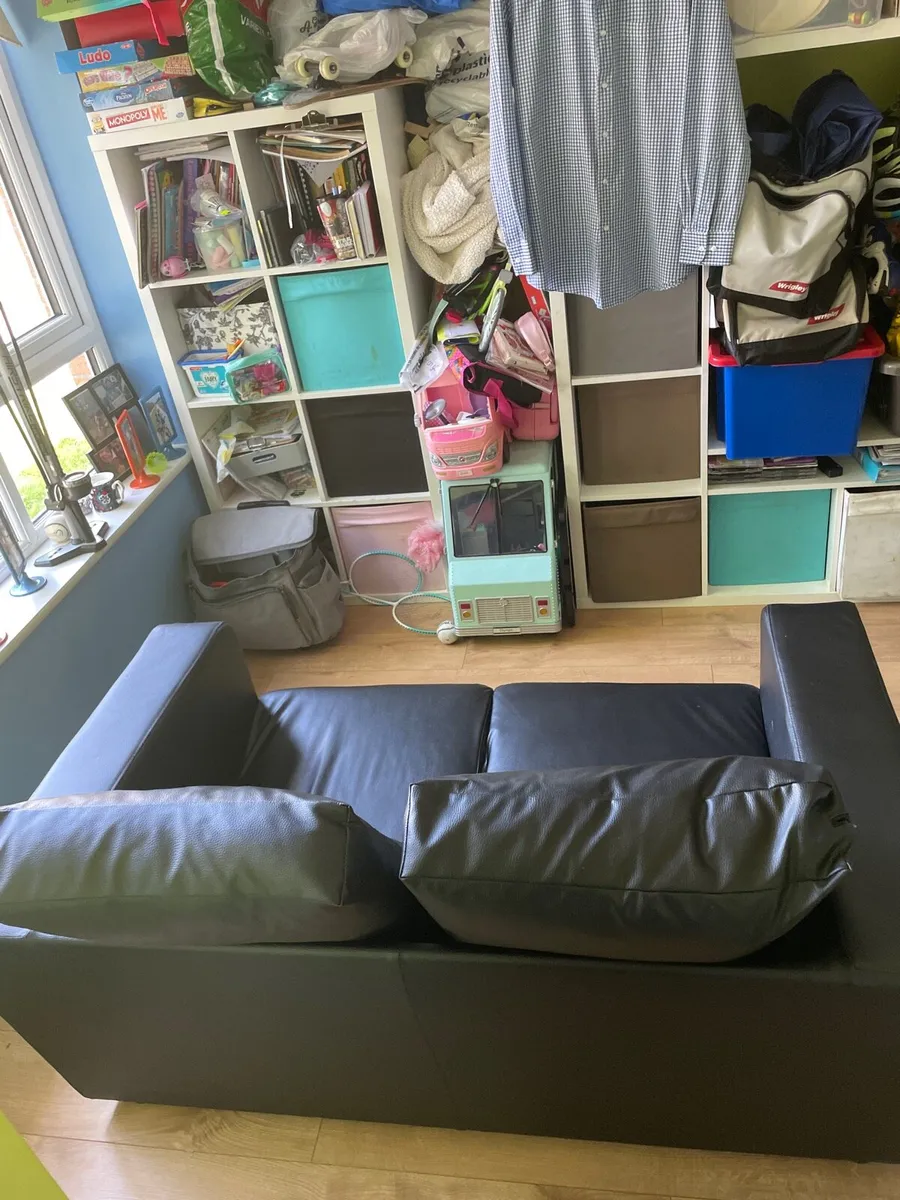 Black leather couch - Image 2