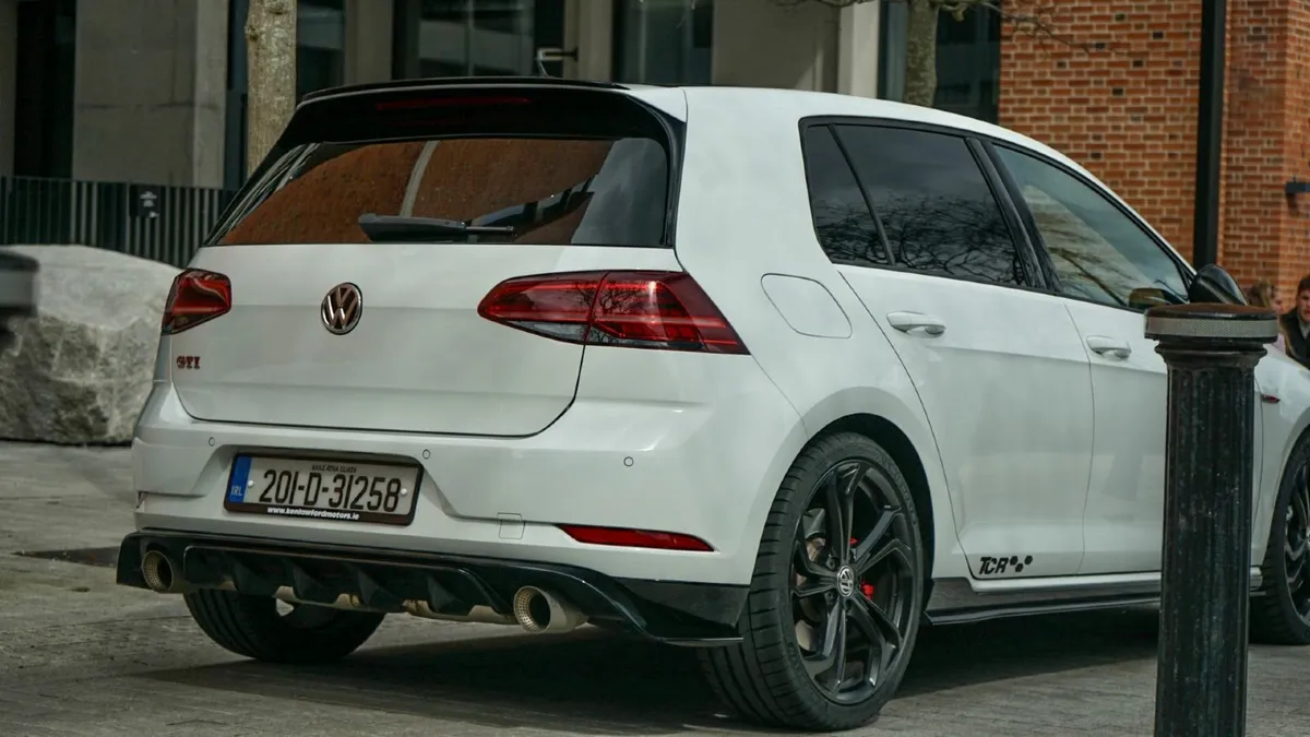 Volkswagen Golf GTI TCR - Image 4