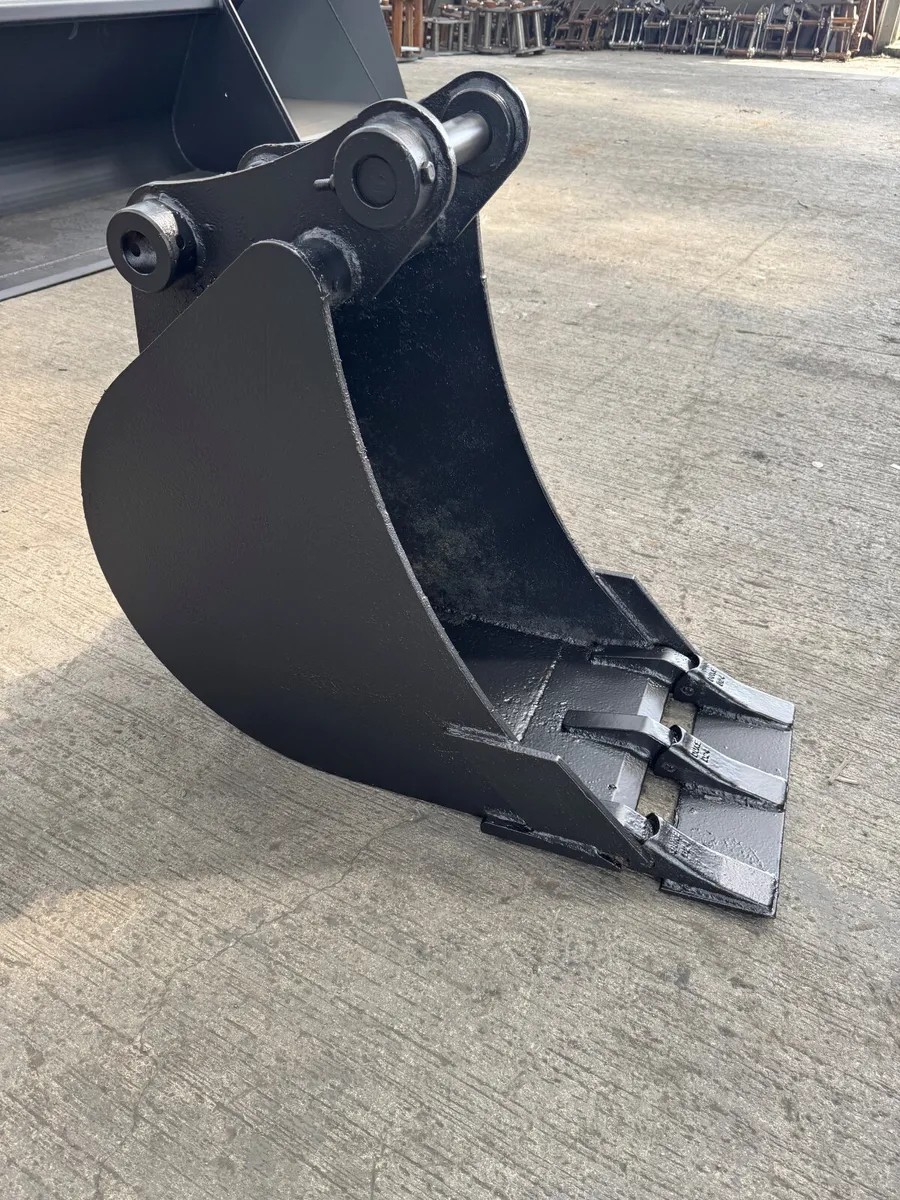 18" digging bucket to suit EX60-1-3 - Image 2