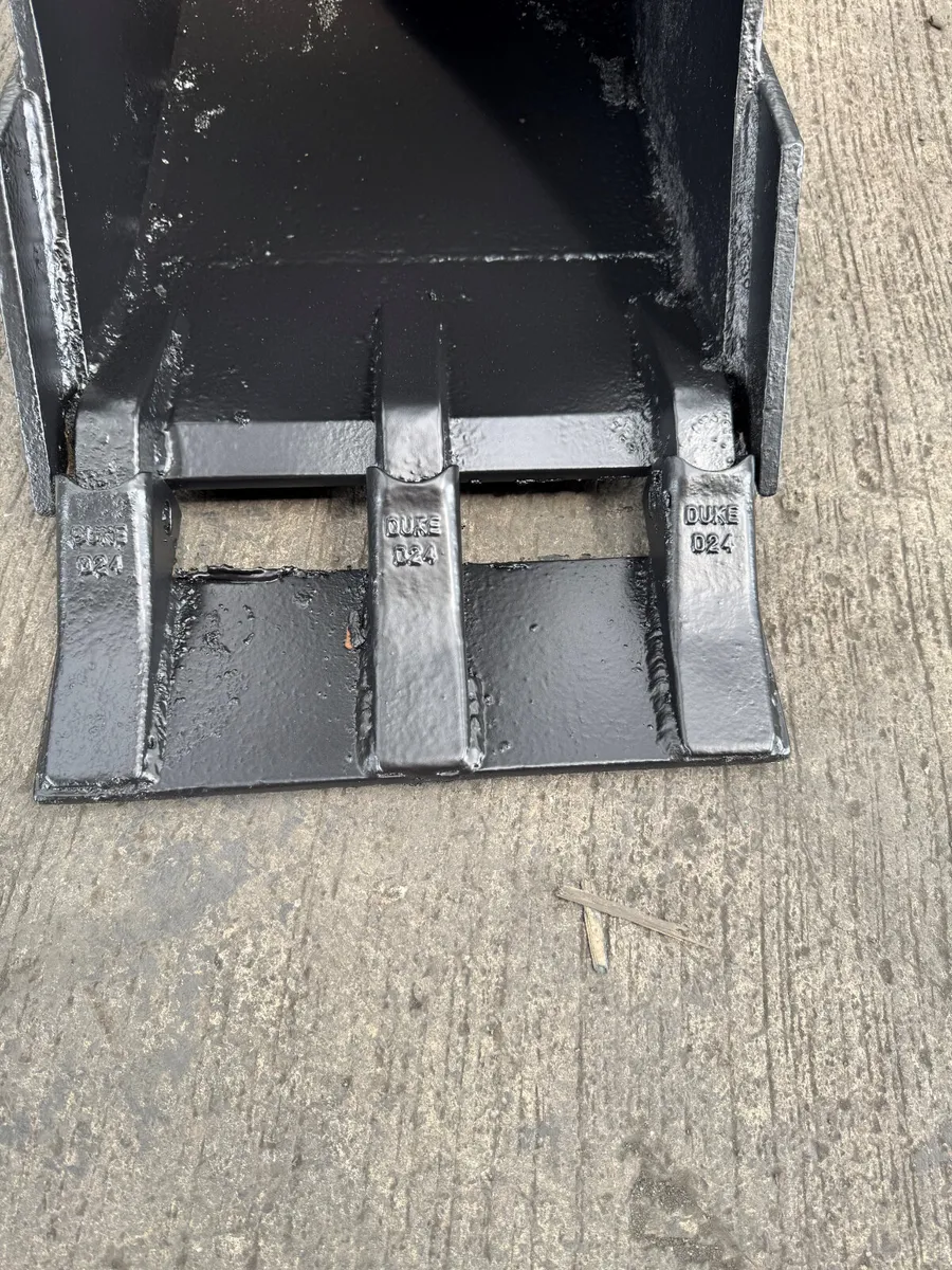 18" digging bucket to suit EX60-1-3 - Image 3