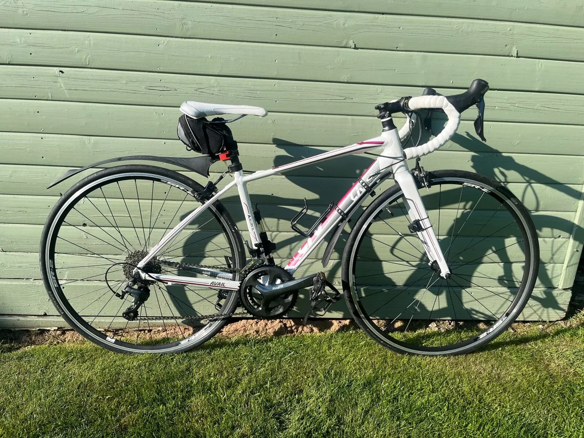 Giant Avail 2 bicycle - Image 1