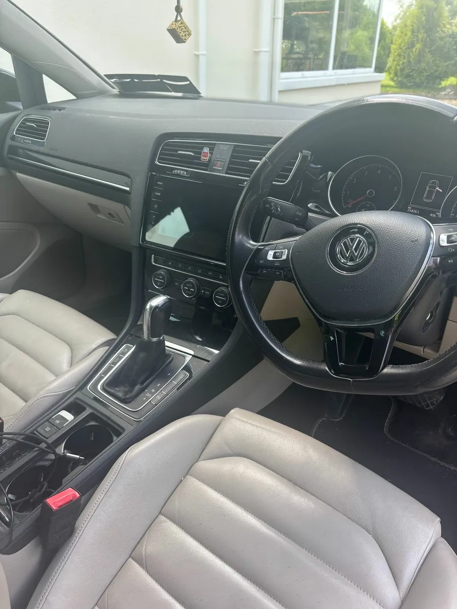 Volkswagen Golf 2013 - Image 1