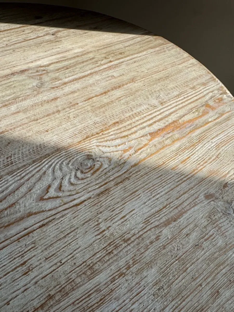 Vintage Round Wooden Table – €350 - Image 2