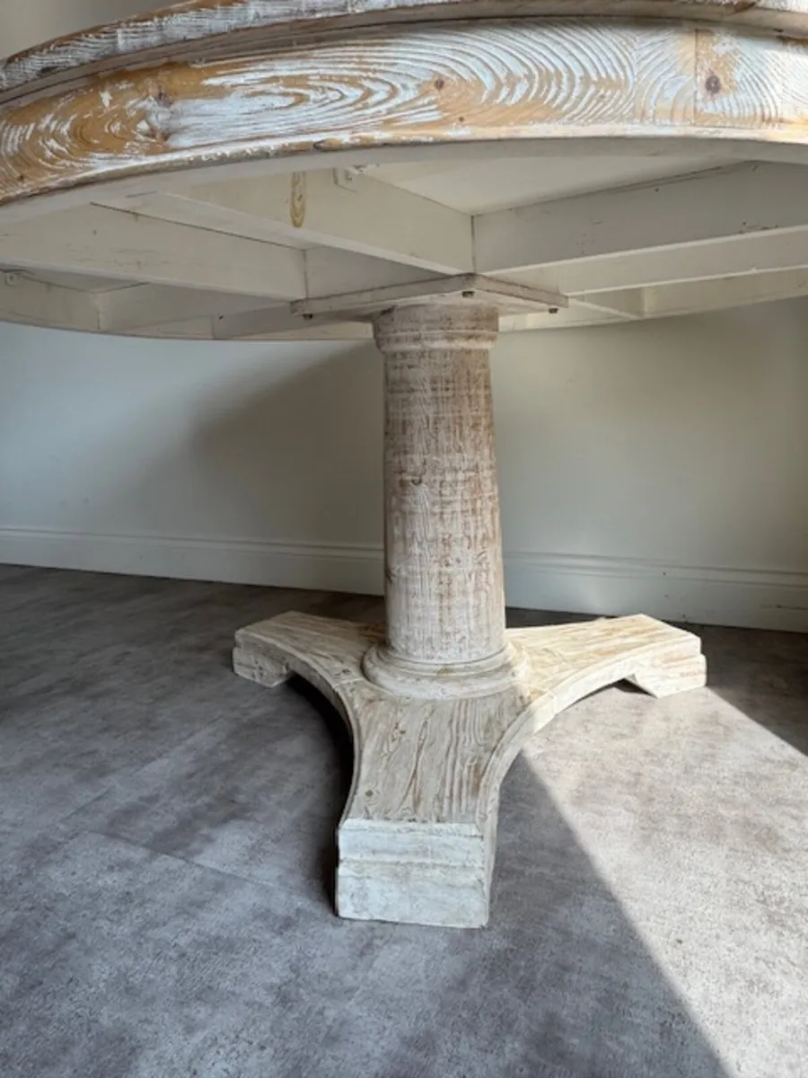 Vintage Round Wooden Table – €350 - Image 3