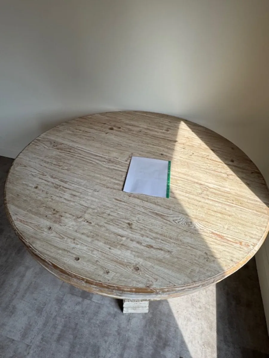 Vintage Round Wooden Table – €350 - Image 4