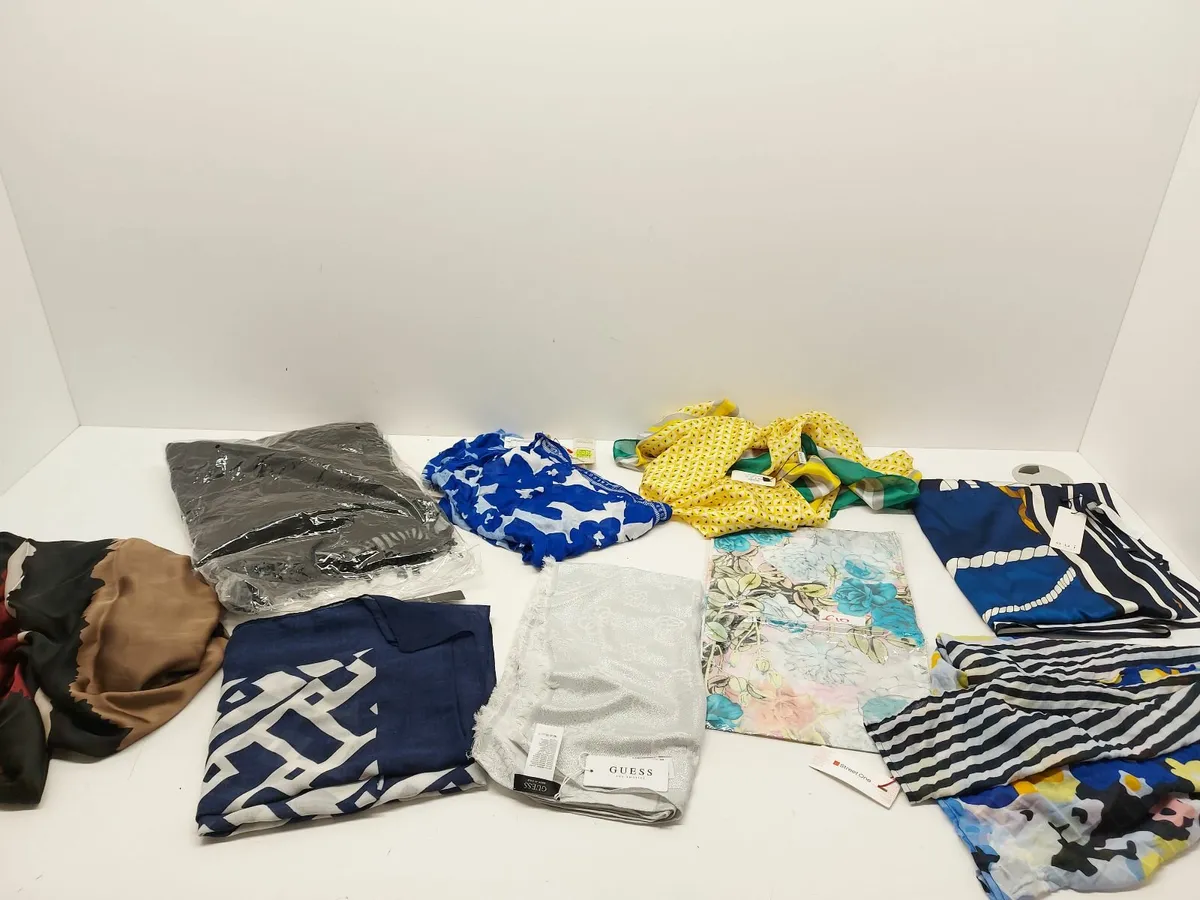 Online Auction Of Scarves & More! - Image 1