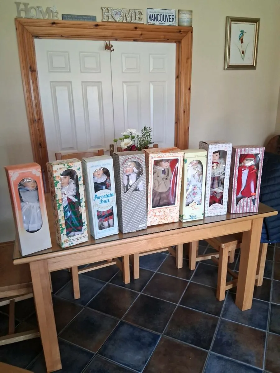 Doll's - Image 1