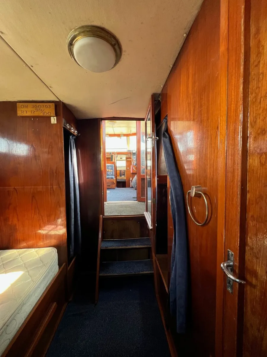 FJORD 38' Aft Cabin - Image 4