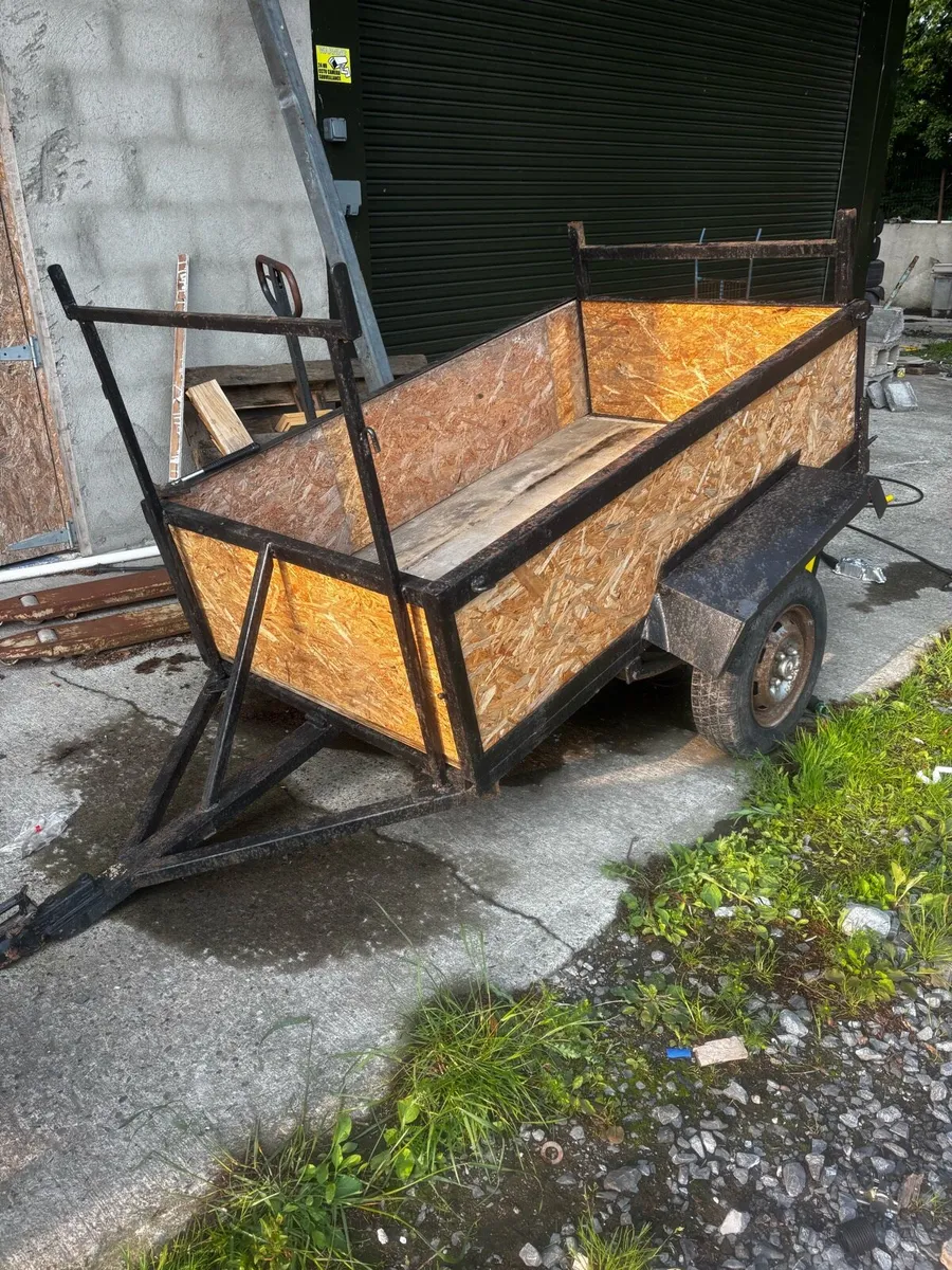 Trailer - Image 1