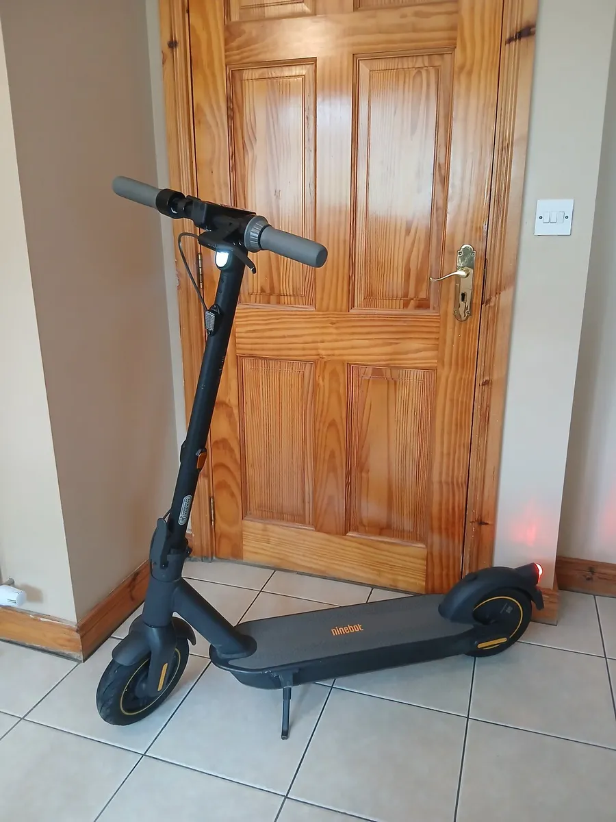 Electric scooter Ninebot G30E|| - Image 1