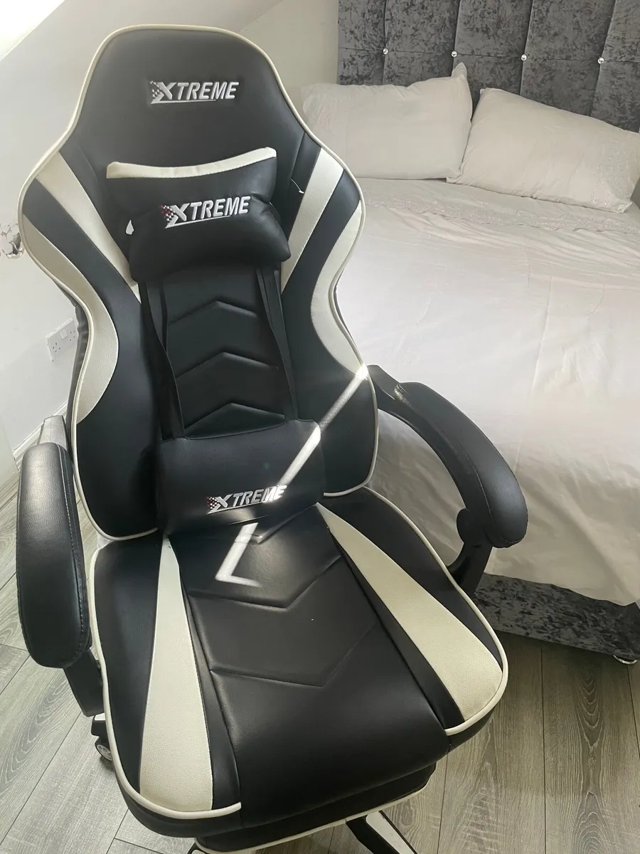 Gaming chair - Image 1