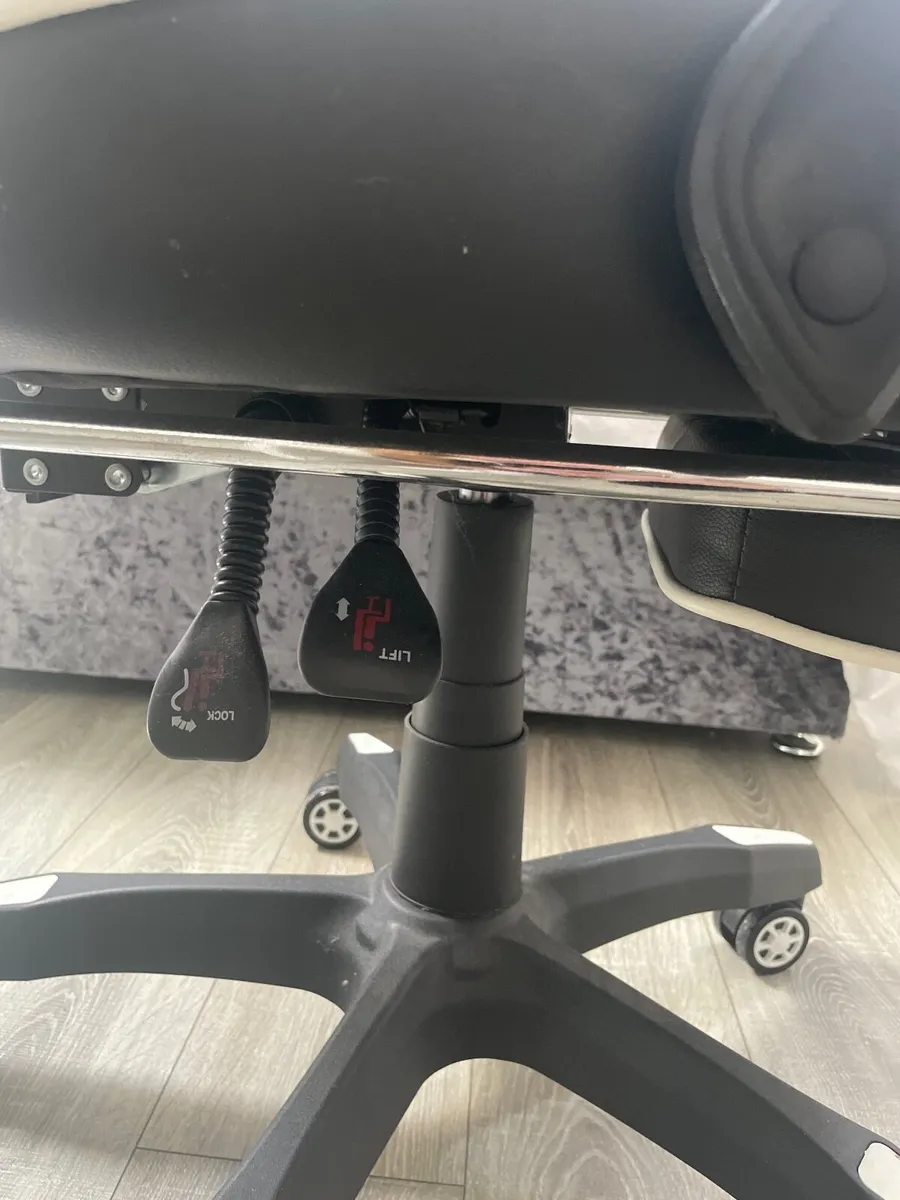 Gaming chair - Image 3