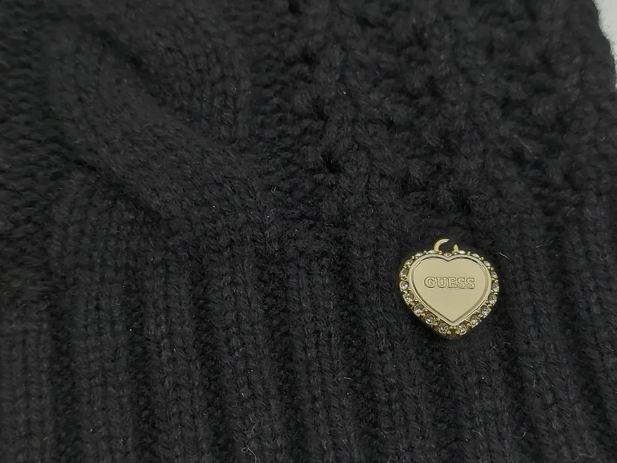 Online Auction Of A Hat & Scarf Set & More! - Image 2