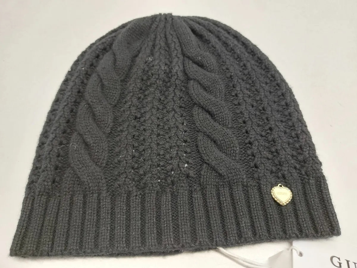 Online Auction Of A Hat & Scarf Set & More! - Image 3
