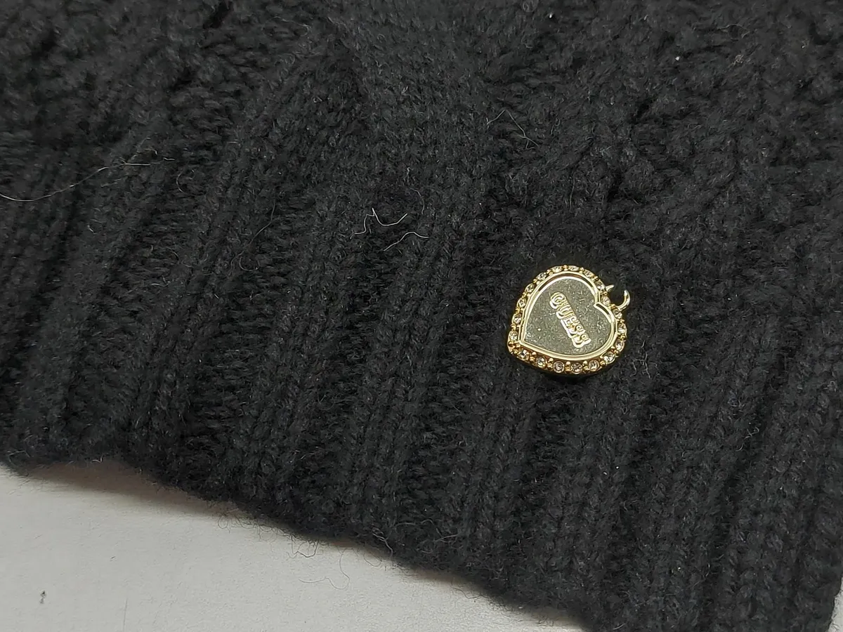 Online Auction Of A Hat & Scarf Set & More! - Image 4