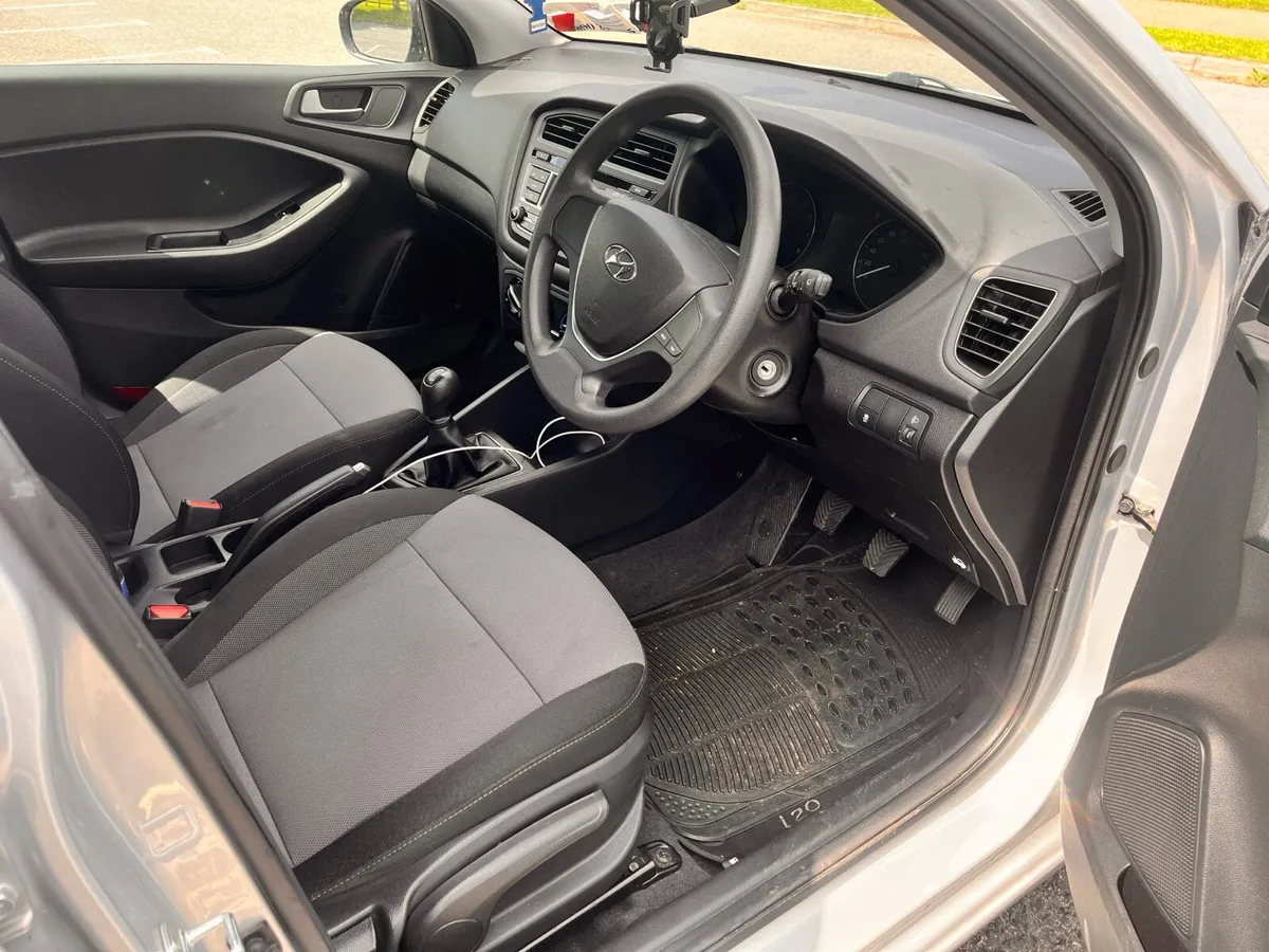 hyundai I 20 - Image 4