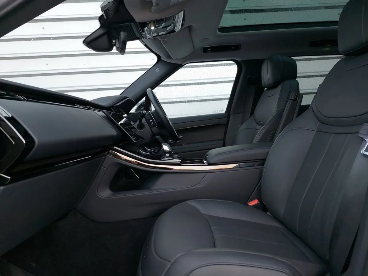 Land Rover Range Rover Sport Dynamic SE 440BHP 3. - Image 4