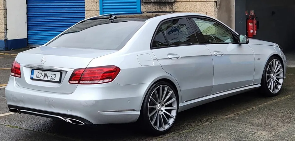 Mercedes-Benz E-Class 2013 - Image 3