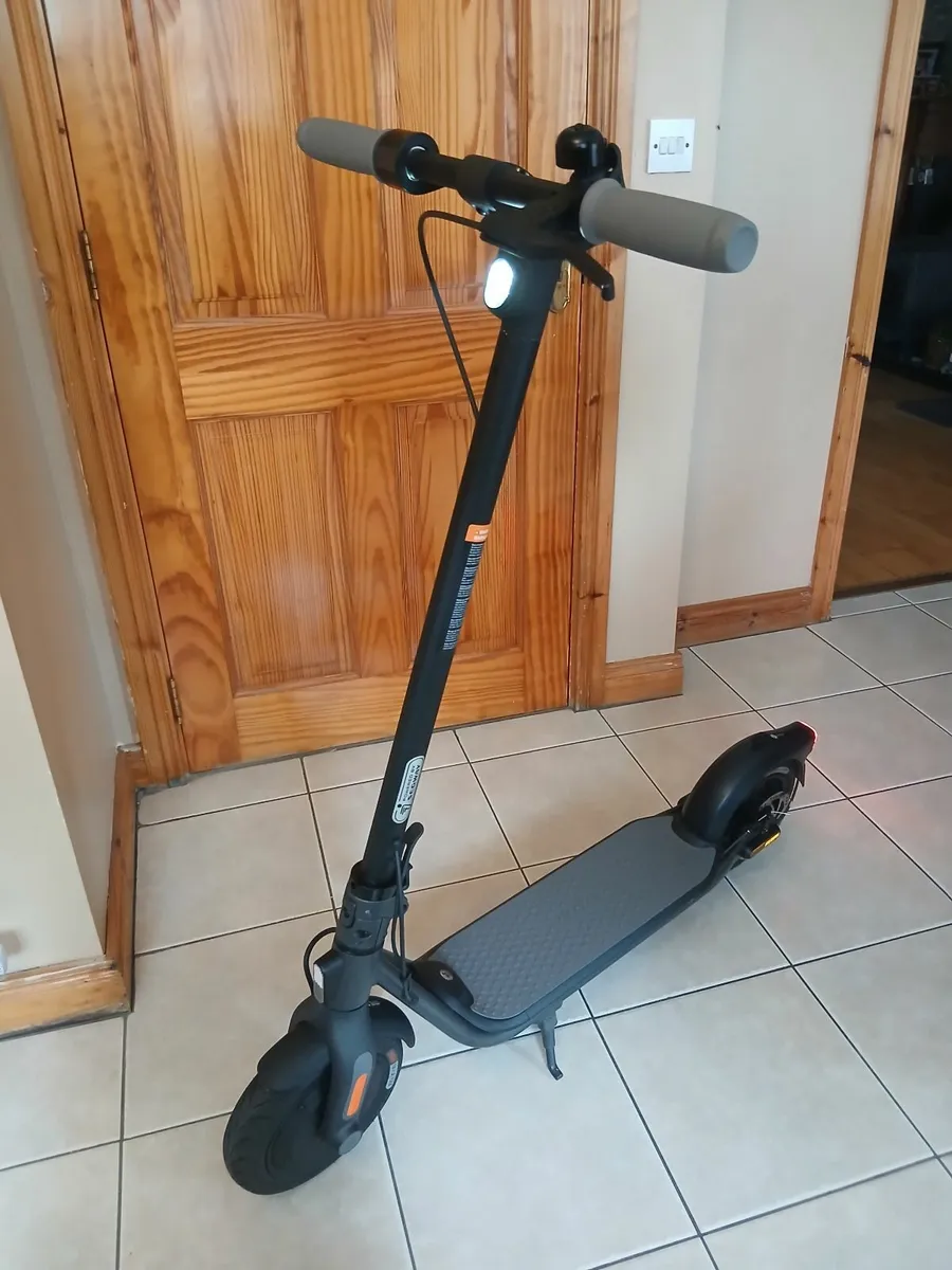 Electric scooter - Image 2