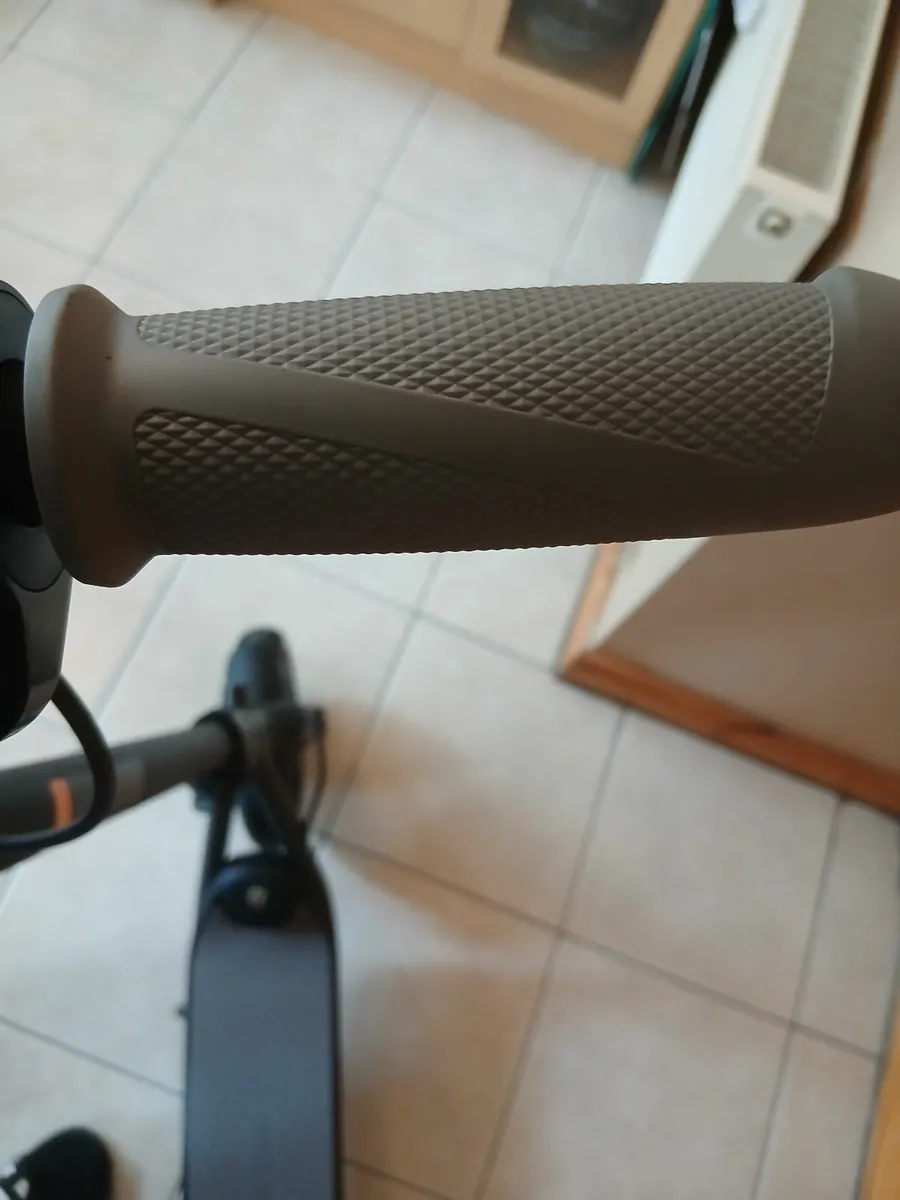 Electric scooter - Image 4