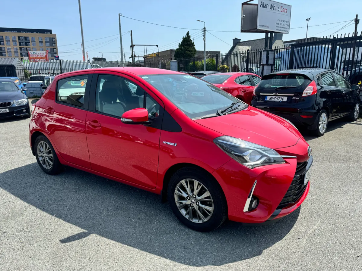 Toyota Yaris 2019 HYBRID 5DR LUNA  AUTO - Image 1