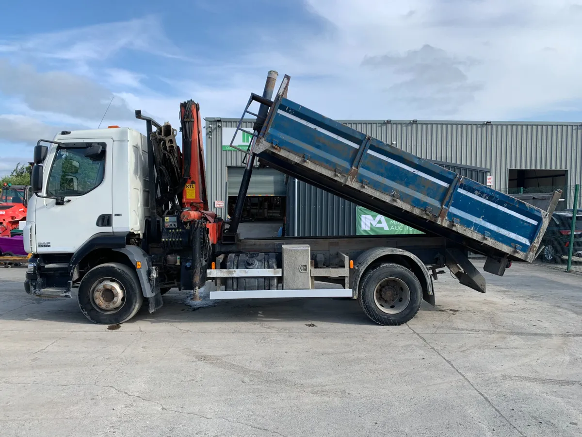 2013 DAF 55.180 14T TIPPER & CRANE FOR AUCTION - Image 2