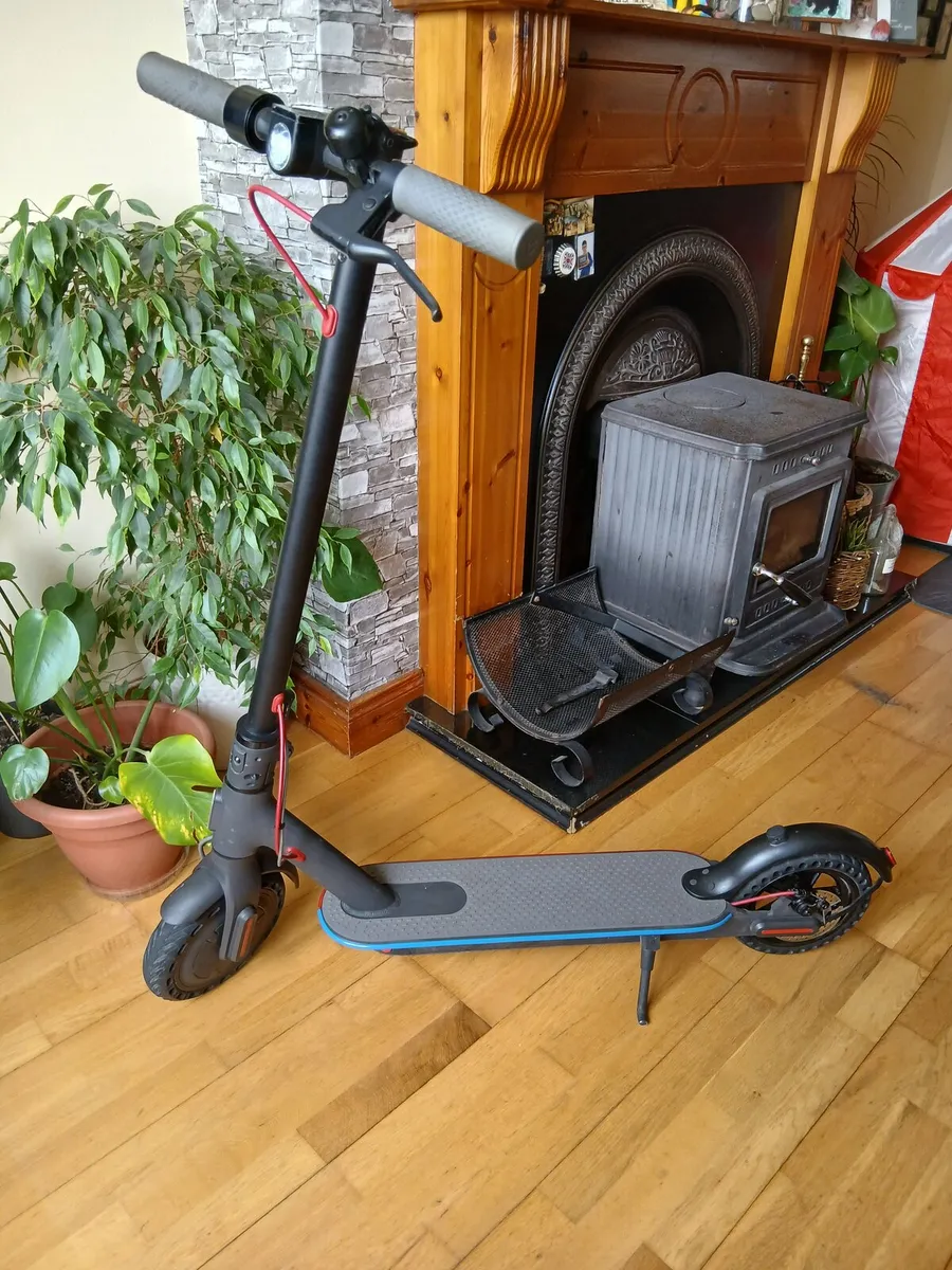 Electric scooter - Image 1