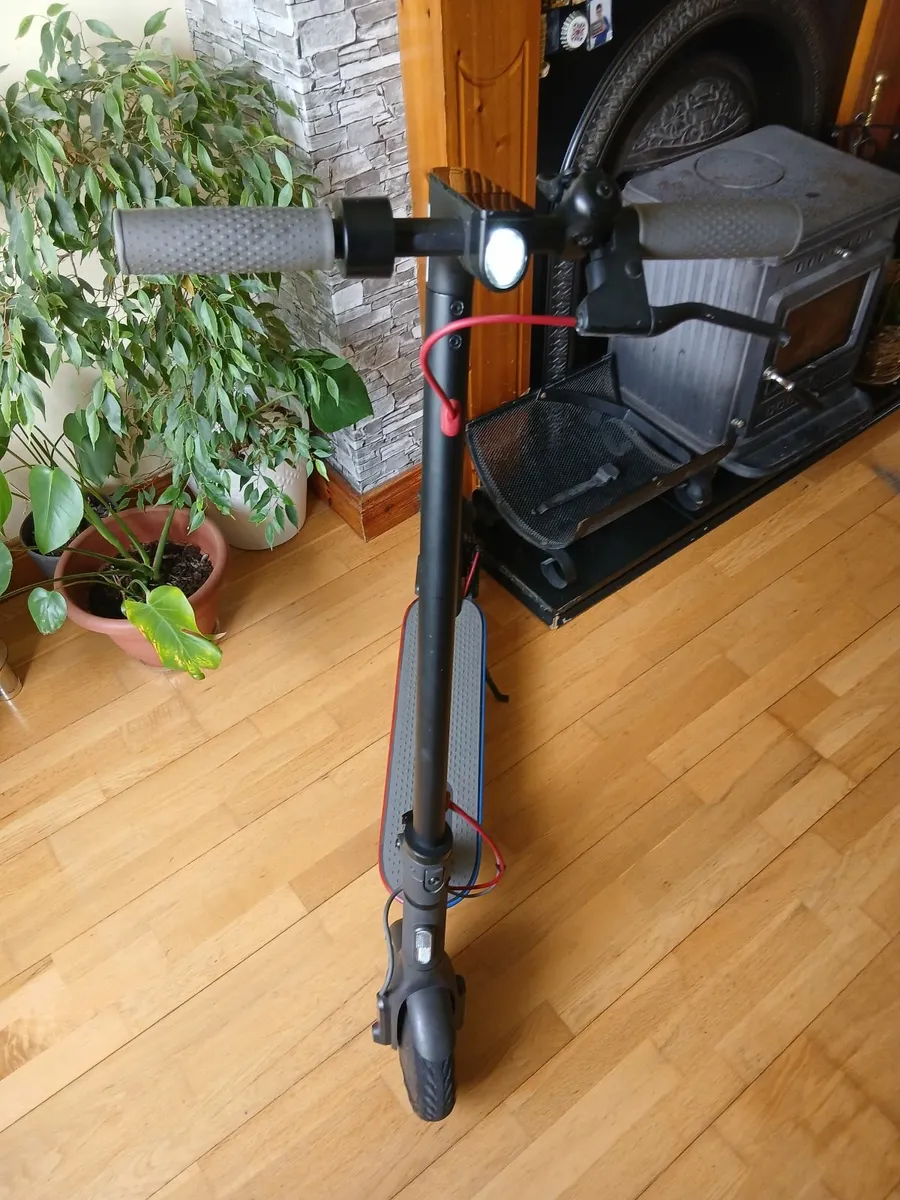 Electric scooter - Image 3