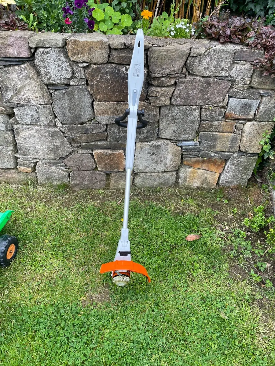 Stihl Cordless Grass Trimmer - Image 3