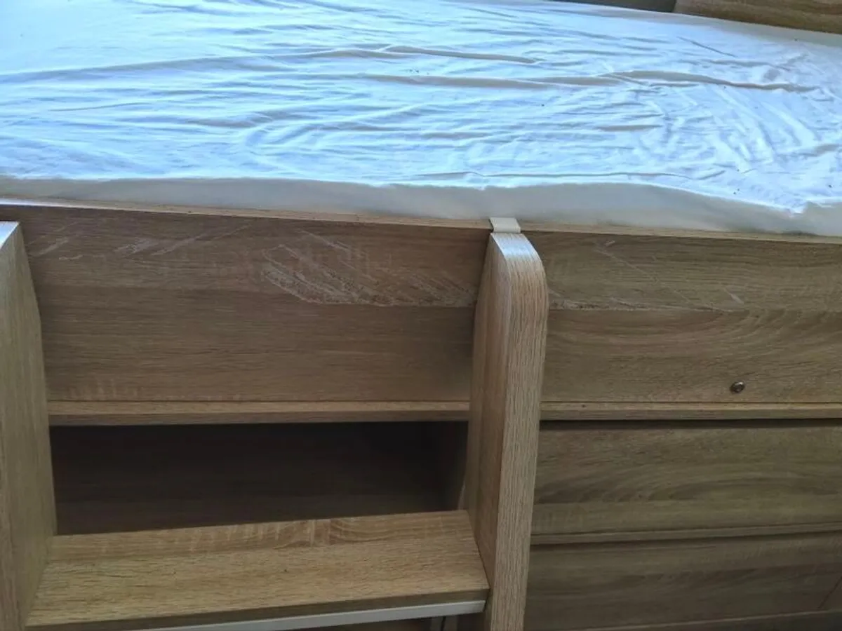 bedroom - Image 2