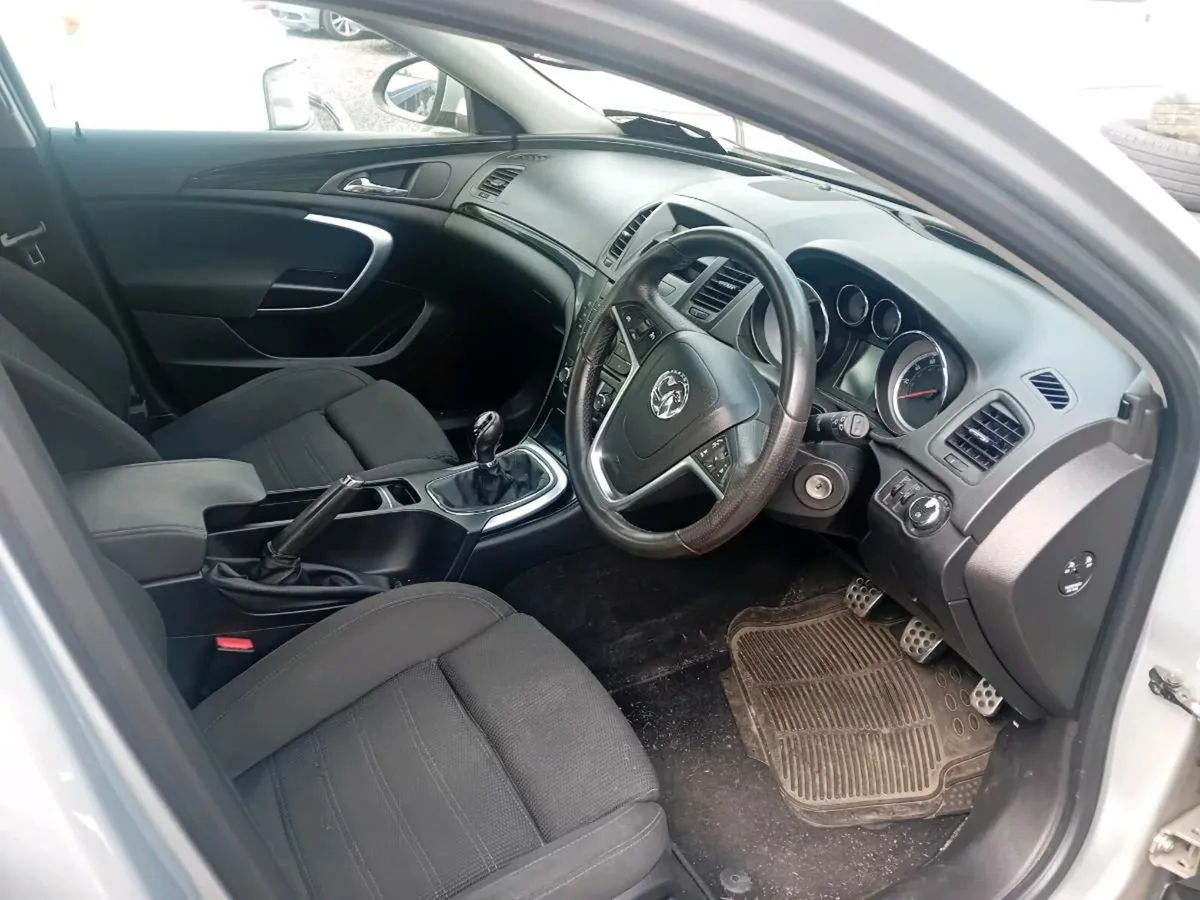 Opel Insignia for parts - Image 3
