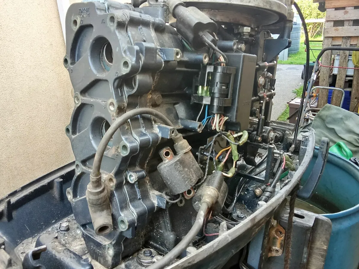 2-stroke YAMAHA-40 hp(FOR PARTS ) - Image 2