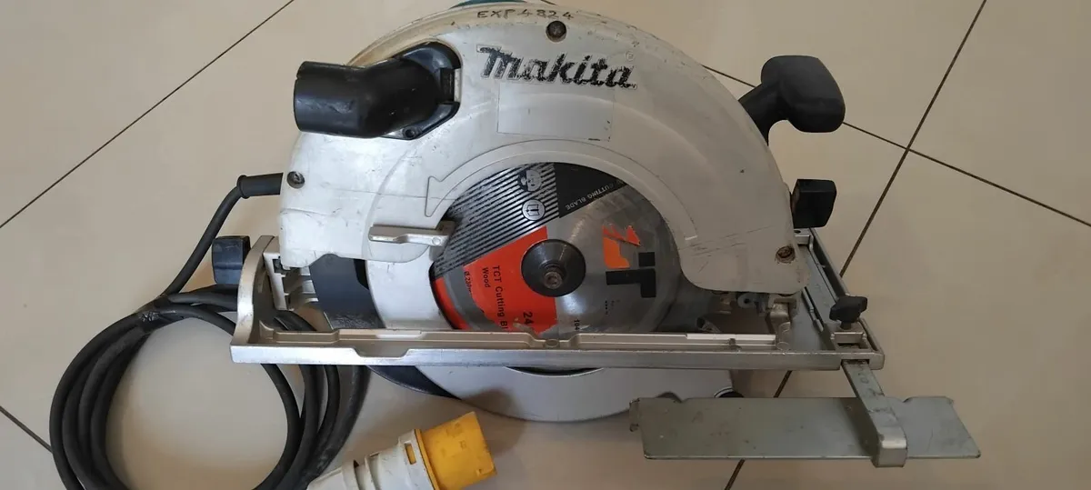 Makita 5903R 235mm Circular Saw 110v - Image 1