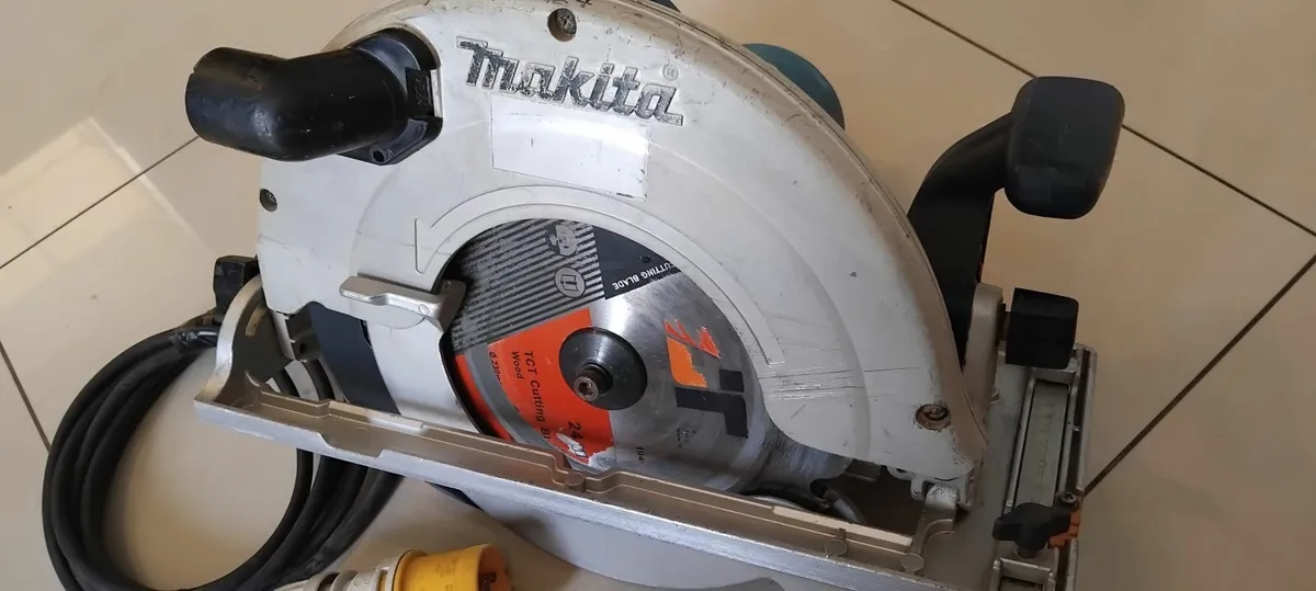 Makita 5903R 235mm Circular Saw 110v - Image 2