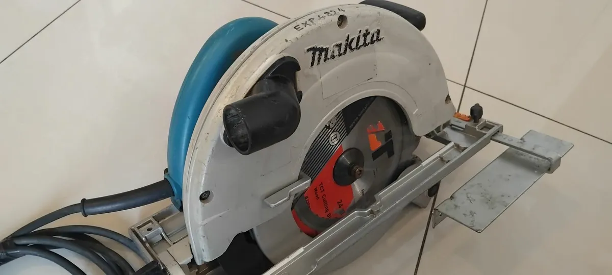 Makita 5903R 235mm Circular Saw 110v - Image 3