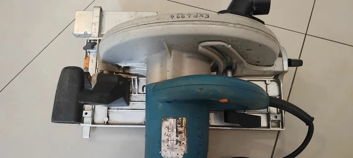 Makita 5903R 235mm Circular Saw 110v - Image 4