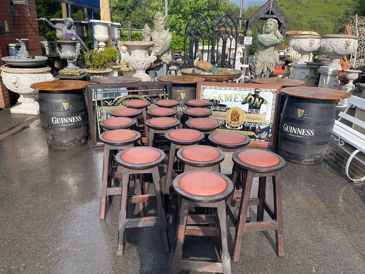 16 bar stools - Image 4