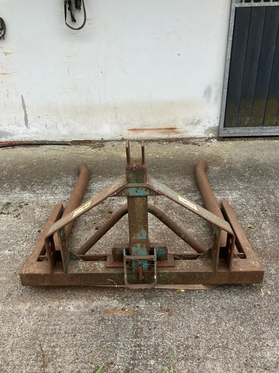 Bale Handler - Image 1