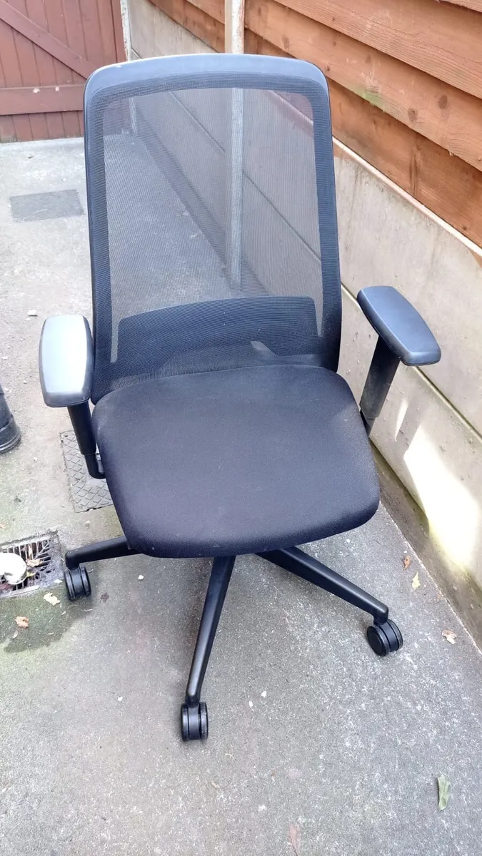 Office chairs - Image 1