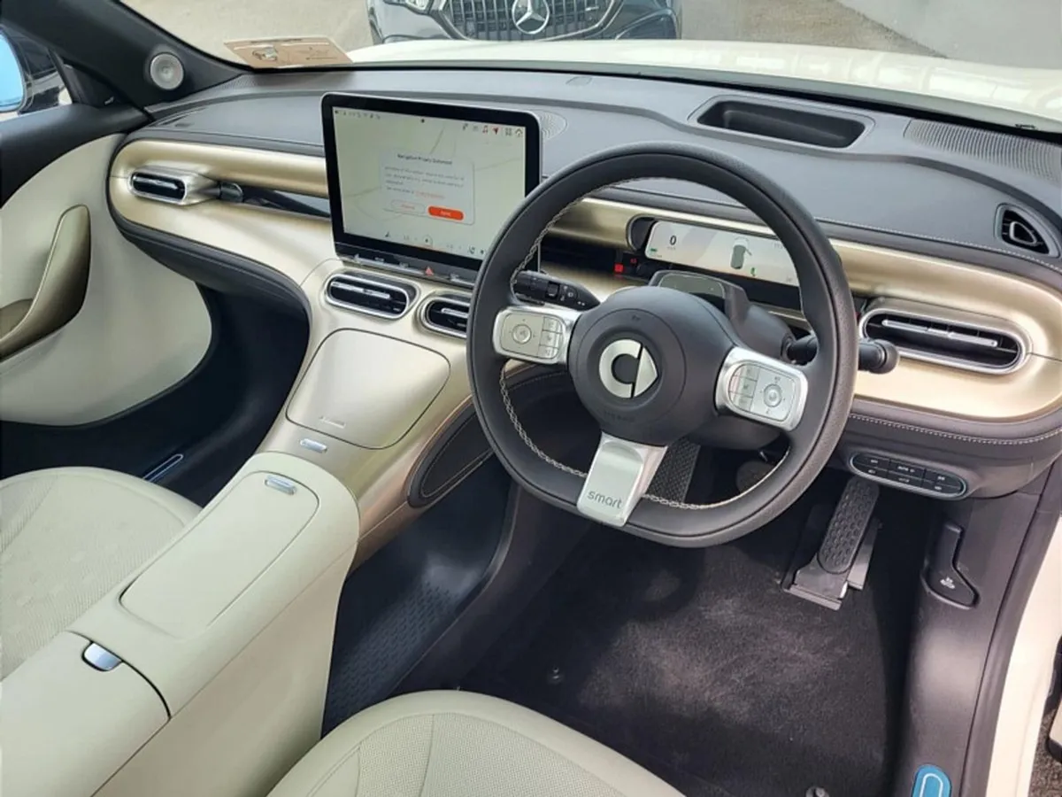 Smart #1  1 Hx11 Launch Edition Auto  (panoramic - Image 2